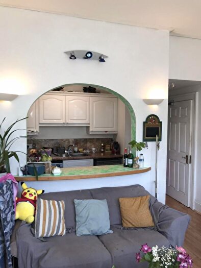 1 Bedroom Maisonette To Rent In Denmark Villas, Hove, BN3