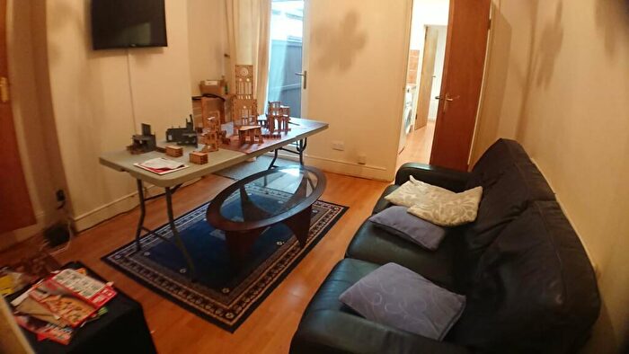 4 Bedroom House To Rent In Warwards Lane, Selly Oak, West Midlands, B29