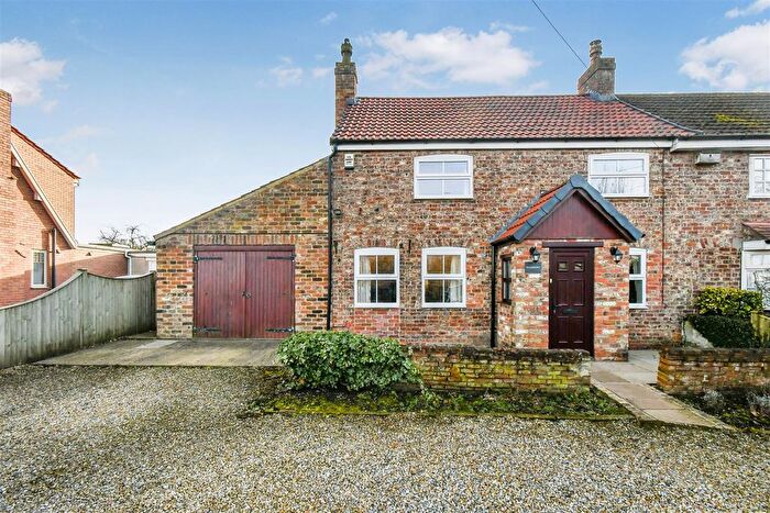 3 Bedroom Cottage For Sale In York Road, Elvington, York, YO41
