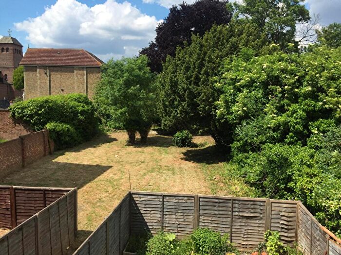 2 Bedroom Apartment To Rent In Selhurst Road, London, SE25