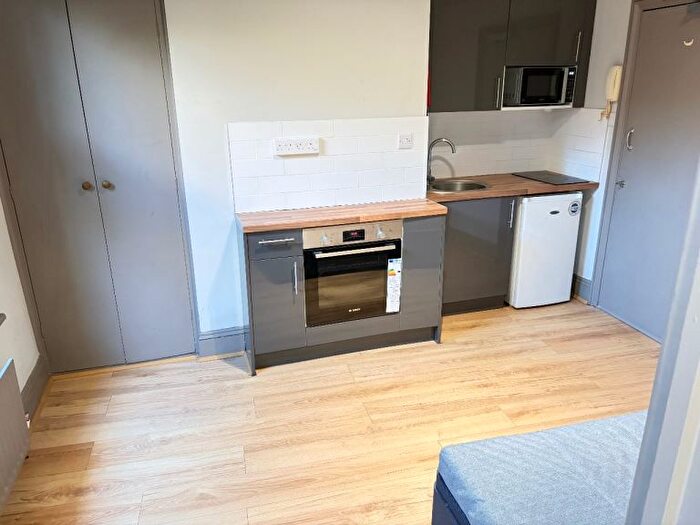 Studio To Rent In Very Near Lyncroft Gardens Area, West Hampstead, NW6
