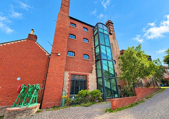 3 Bedroom Flat To Rent In The Old Brewery, Rode, BA11