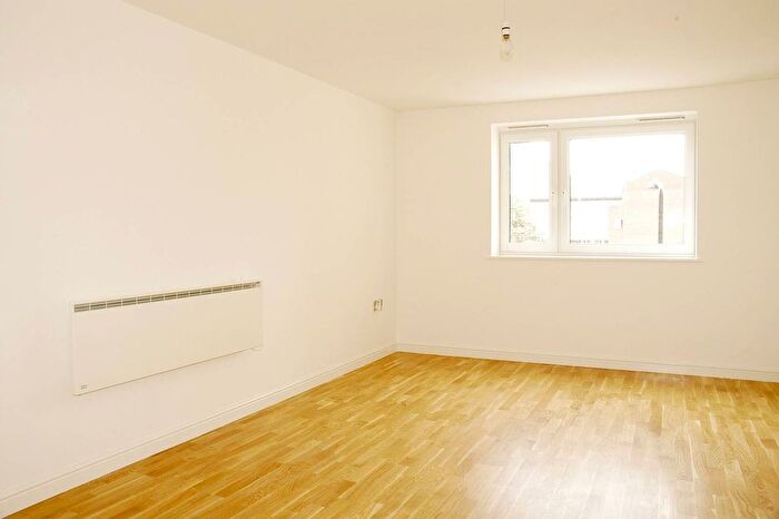 1 Bedroom Flat To Rent In Singapore Road, West Ealing, London, W13