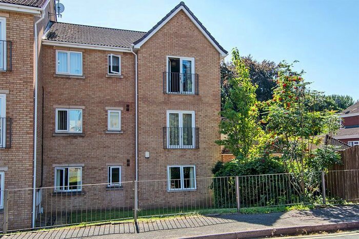 2 Bedroom Flat To Rent In Eskrett Street, Hednesford, Cannock, WS12