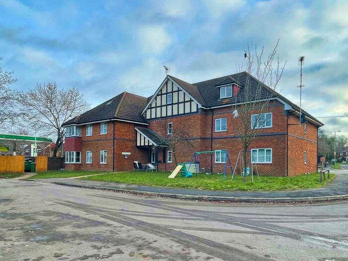 2 Bedroom Apartment To Rent In Chicheley Court, Farnborough, GU14