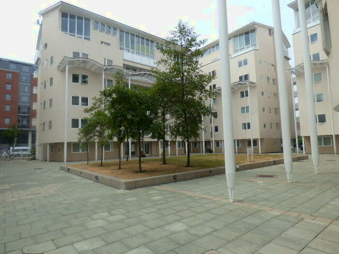 2 Bedroom Apartment To Rent In Royal Quay **Available With Zero Deposits**, L3