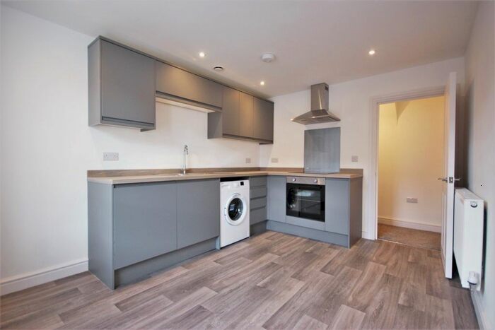 2 Bedroom Flat To Rent In Newbury Street, Wantage, Oxfordshire, OX12