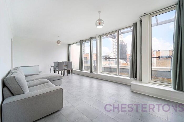 3 Bedroom Flat To Rent In Boardwalk Place, South Quay, E14