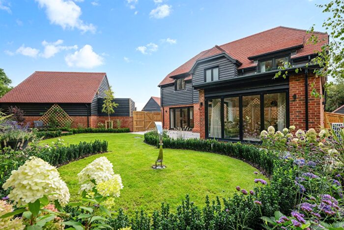 3 Bedroom Detached House For Sale In Huntersfield, Banstead, SM7