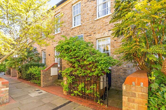 1 Bedroom Flat For Sale In Elderwood Place, West Norwood, London, SE27