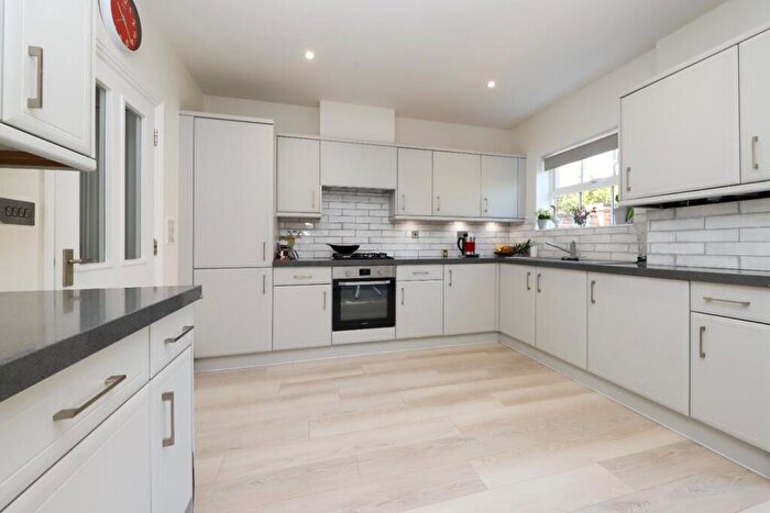 3 Bedroom Link Detached House For Sale In Stirling Avenue, Pinner, Greater London, HA5