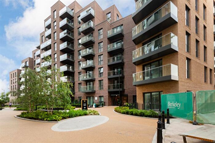 2 Bedroom Flat To Rent In Willowbrook House, Coster Avenue, London, N4