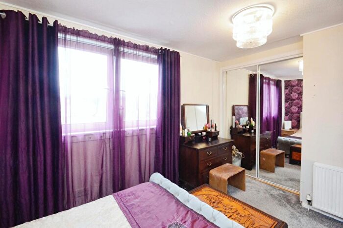2 Bedroom Terraced House For Sale In Carrick Knowe Avenue, Edinburgh, EH12