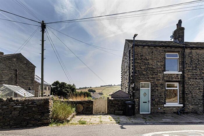 2 Bedroom Cottage For Sale In High Street, Stainland, Halifax, HX4