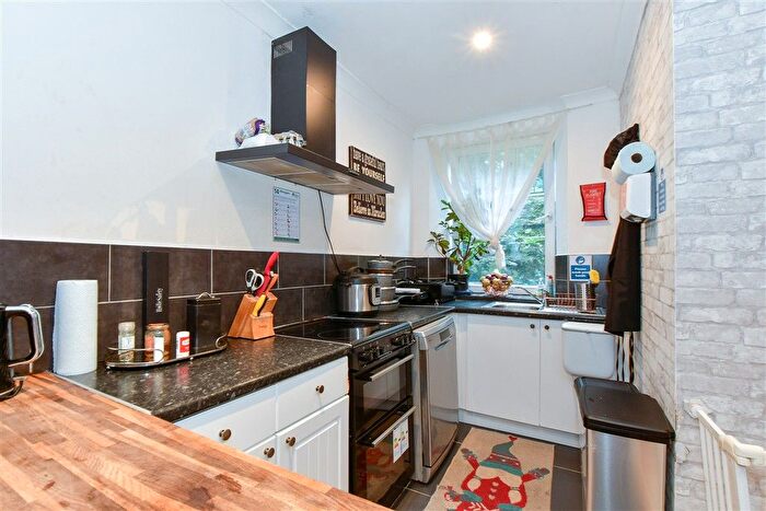 1 Bedroom Flat For Sale In West Hill Road, Ryde, Isle Of Wight, PO33