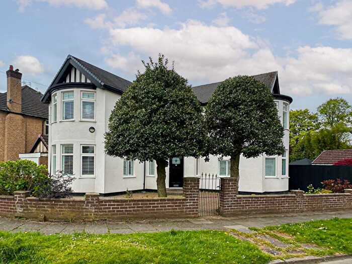 5 Bedroom Detached House For Sale In Gwydrin Road, Liverpool, L18