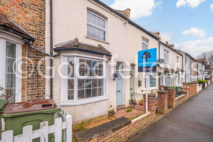 2 Bedroom Terraced House To Rent In Warwick Road, Sutton, SM1