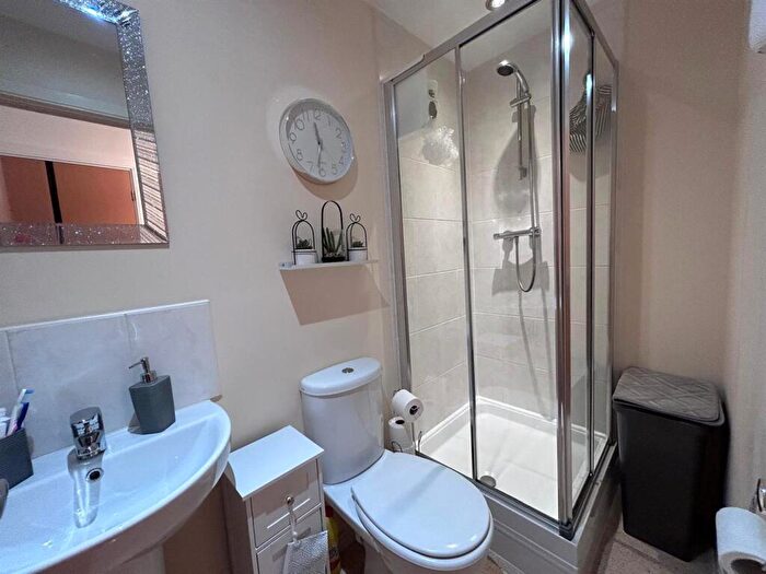 2 Bedroom Apartment To Rent In Hollins Bank Ct, Bolton Road, Blackburn, BB2