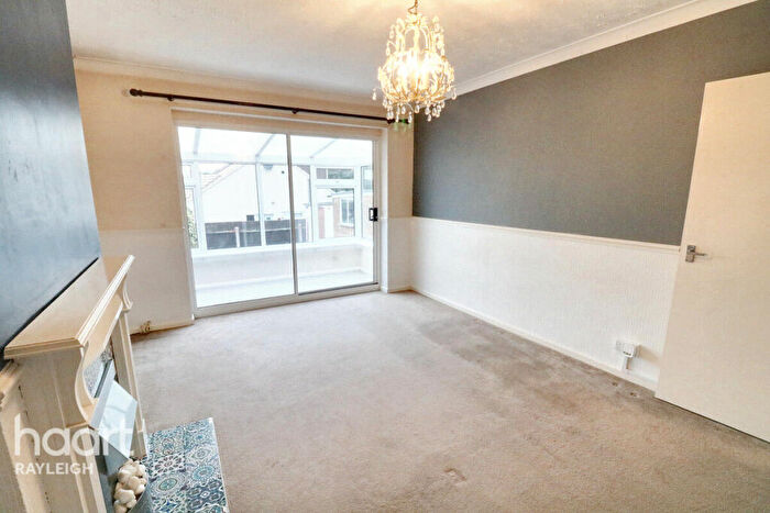 2 Bedroom Semi-Detached Bungalow For Sale In Lower Lambricks, Rayleigh, SS6