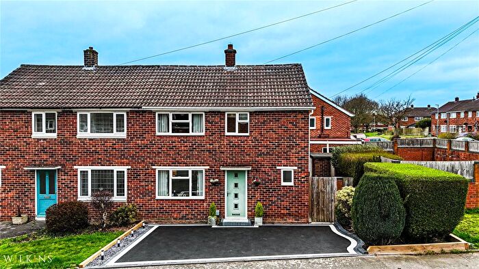 3 Bedroom Semi Detached House For Sale In Chestnut Avenue, Tamworth, Staffordshire, B79