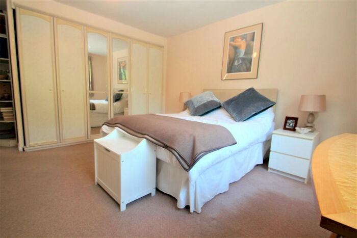 2 Bedroom Flat To Rent In London Road, Harrow On The Hill, HA1