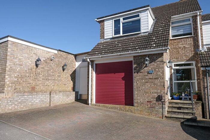 3 Bedroom End Of Terrace House For Sale In Shepherd Close, Royston, SG8