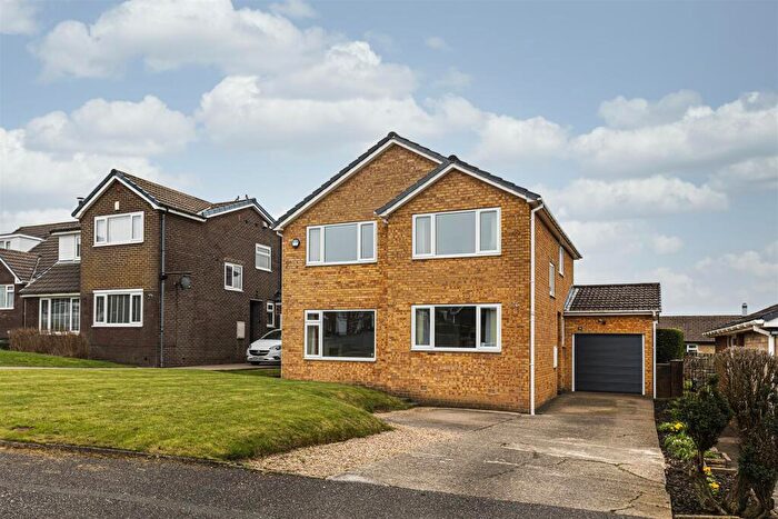 4 Bedroom Detached House For Sale In Maplin Avenue, Huddersfield, HD3