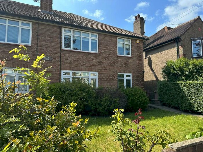 2 Bedroom Apartment To Rent In Byron Court, Byron Road, NW7