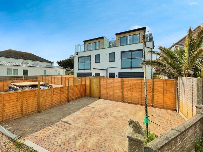 3 Bedroom Semi-Detached House To Rent In Brighton Road, Lancing, BN15