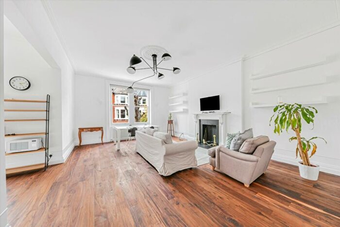 2 Bedroom Flat To Rent In Parliament Hill, Hampstead, NW3