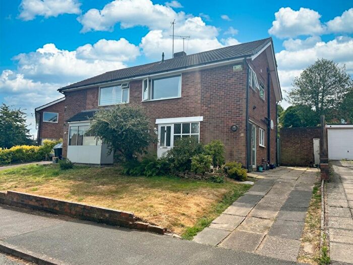 3 Bedroom Semi-Detached House For Sale In Greenbank Drive, Oadby, LE2