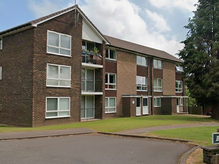 2 Bedroom Flat To Rent In Broadlands Court, Wokingham Road, Bracknell, Berkshire, RG42