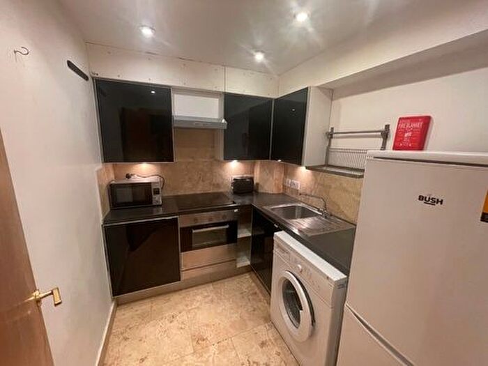 2 Bedroom Flat To Rent In Newington Road, Edinburgh, EH9