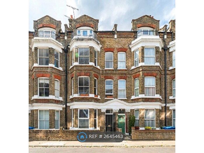 3 Bedroom Flat To Rent In Oswin Street, London, SE11