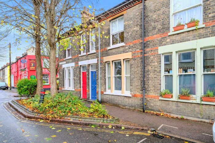 3 Bedroom Terraced House To Rent In Thoday Street, Cambridge, CB1