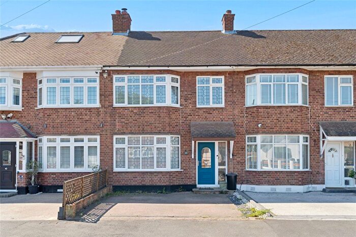 3 Bedroom Terraced House For Sale In Queens Gardens, Upminster, RM14