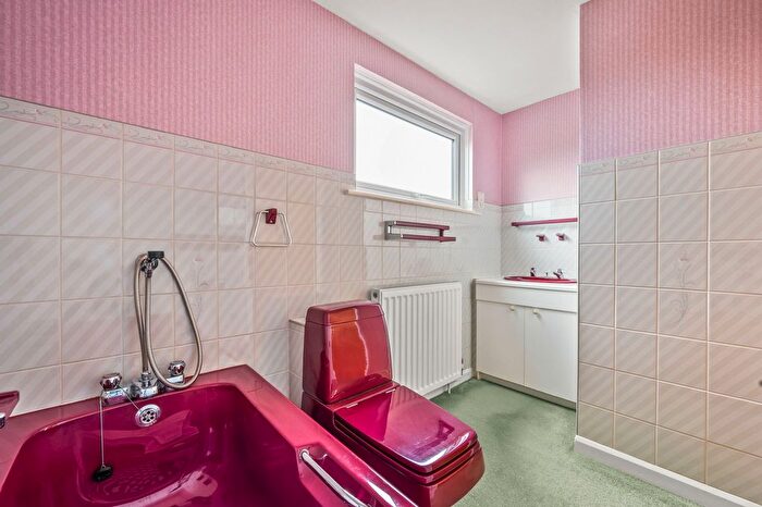 4 Bedroom Detached House For Sale In Green Park Way, Chillington, TQ7