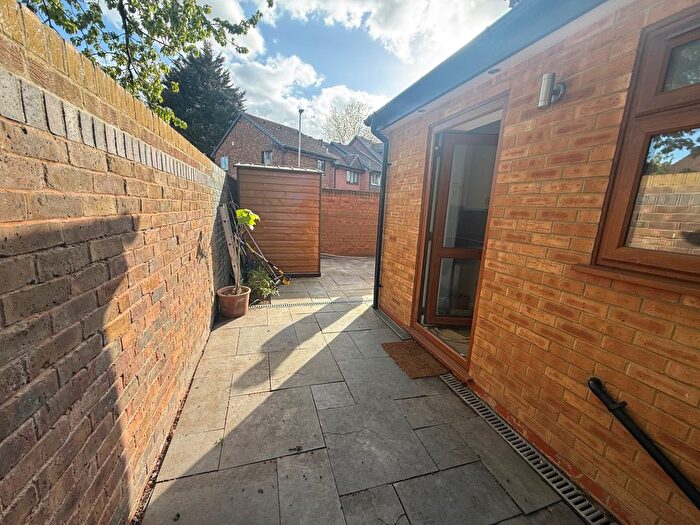 2 Bedroom Semi Detached House To Rent In Hayes, UB4