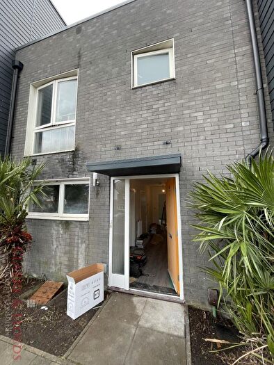 3 Bedroom Semi-Detached House To Rent In Mallards Road, Barking, IG11