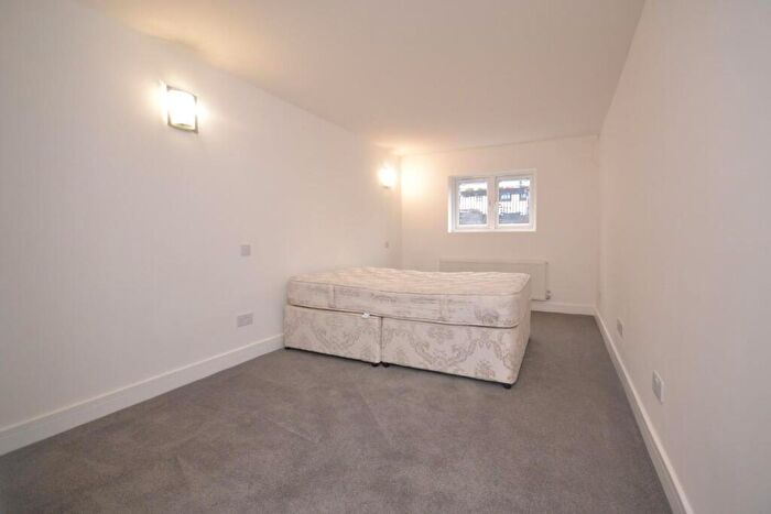 2 Bedroom House To Rent In Nicholsons Lane, Maidenhead, SL6