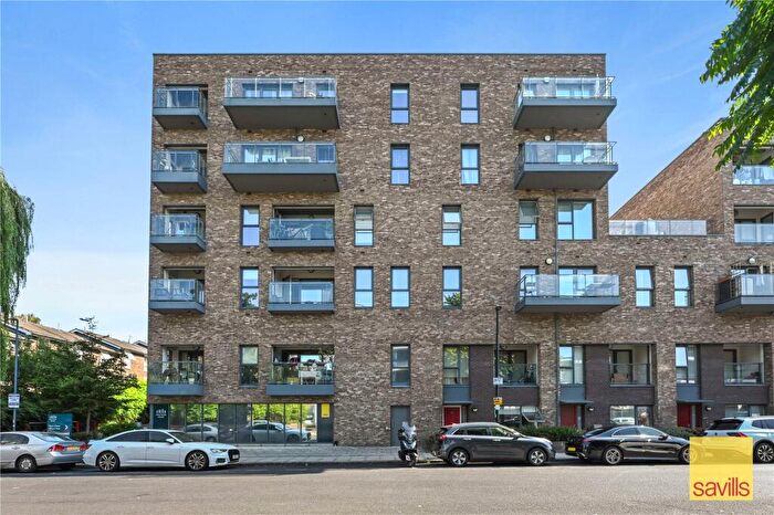 1 Bedroom Apartment For Sale In Willow House, River Barge Close, Isle Of Dogs, London, E14