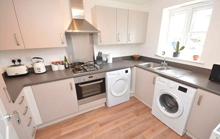 3 Bedroom End Of Terrace House To Rent In Kingswood Road, London, SW2
