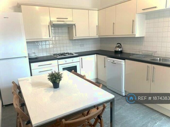 5 Bedroom Semi-Detached House To Rent In Derby Road, Manchester, M14