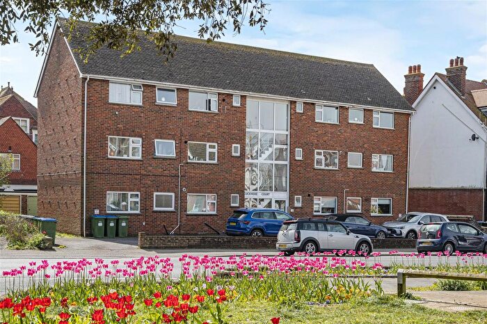 2 Bedroom Flat For Sale In Sutton Park Road, Seaford, BN25