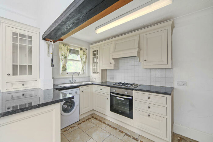 2 Bedroom Apartment To Rent In Egerton Road, Weybridge, KT13