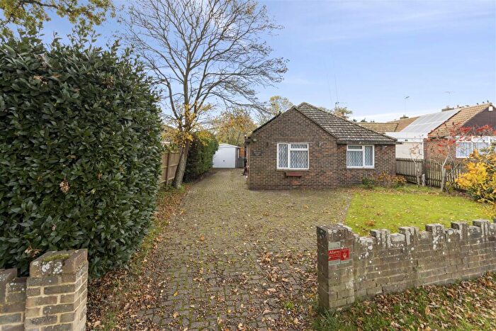 2 Bedroom Detached Bungalow For Sale In London Road, Hailsham, BN27