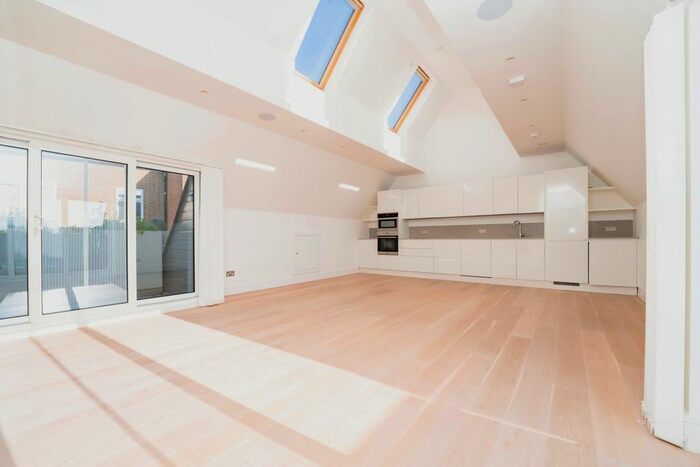 2 Bedroom Flat To Rent In Ealing Green, London, W5