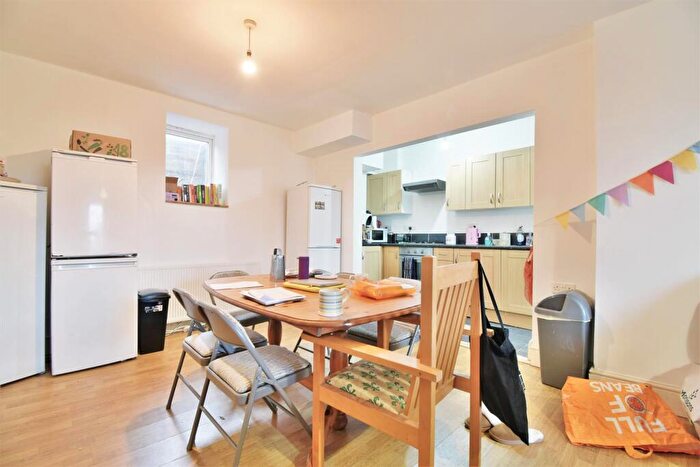 7 Bedroom Terraced House To Rent In Parkers Road, Sheffield, S10