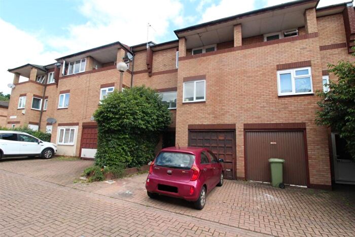 3 Bedroom Town House To Rent In Shackleton Place, Oldbrook, Milton Keynes, MK6