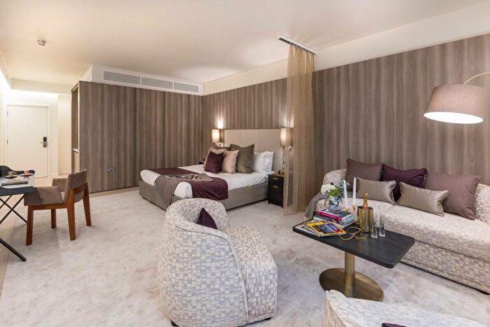 Studio To Rent In Finchley Road, London, NW3